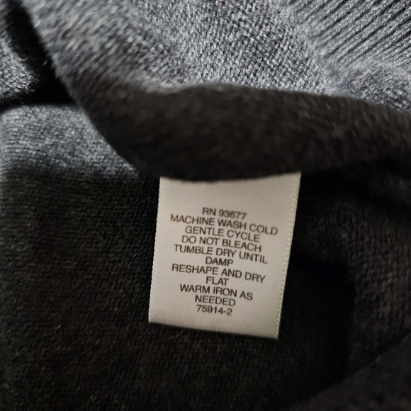 Claiborne Men’s Gray Purple Argyle V-Neck Sweater L​ - Picture 4 of 6